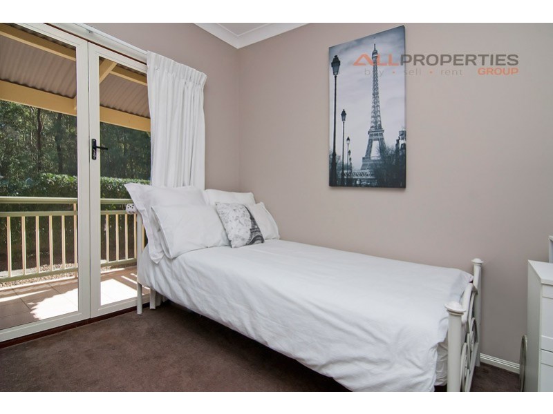 27 Toomba Pl, Forest Lake QLD 4078