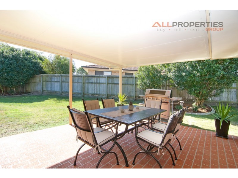 73 Oakview St, Parkinson QLD 4115