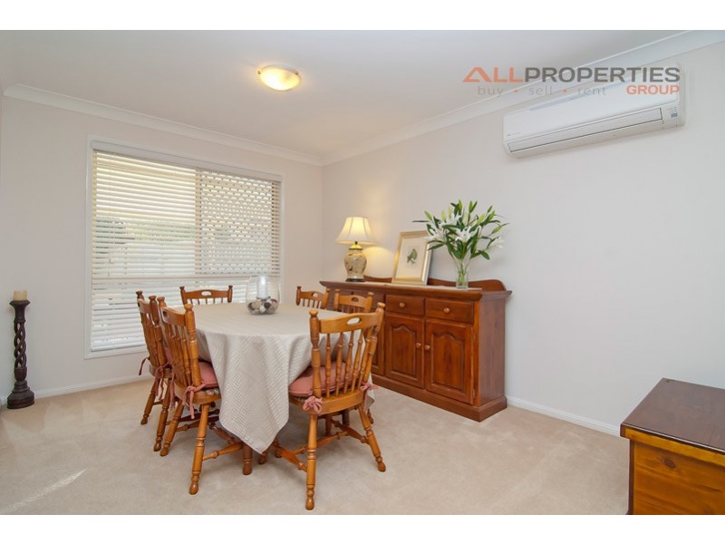 73 Oakview St, Parkinson QLD 4115