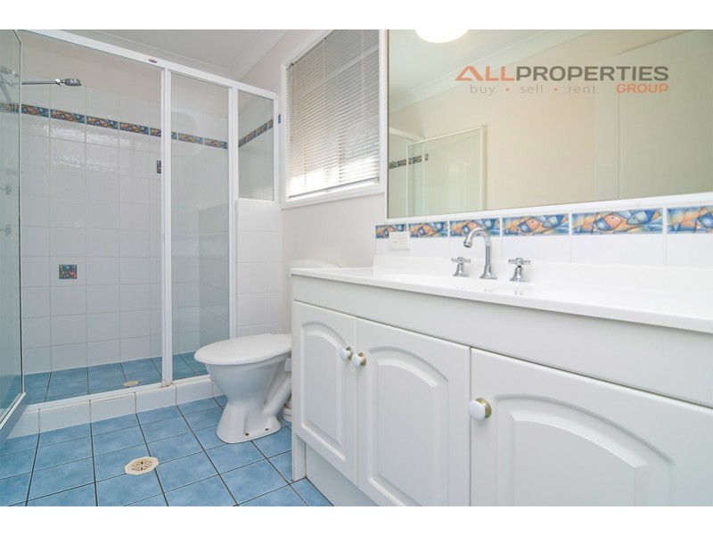 73 Oakview St, Parkinson QLD 4115