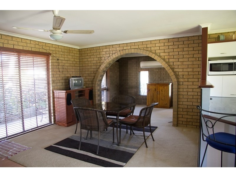 6 VANSITTART ROAD, Regents Park QLD 4118