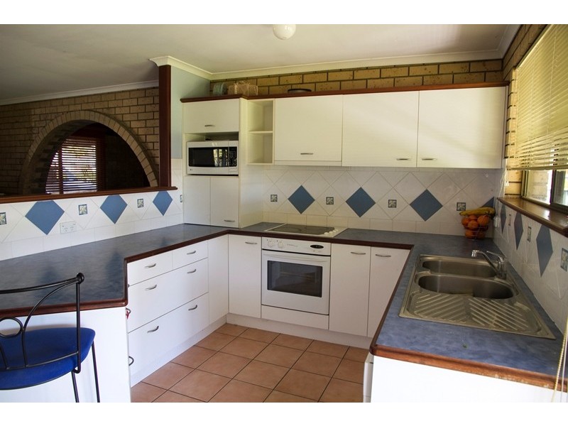 6 VANSITTART ROAD, Regents Park QLD 4118