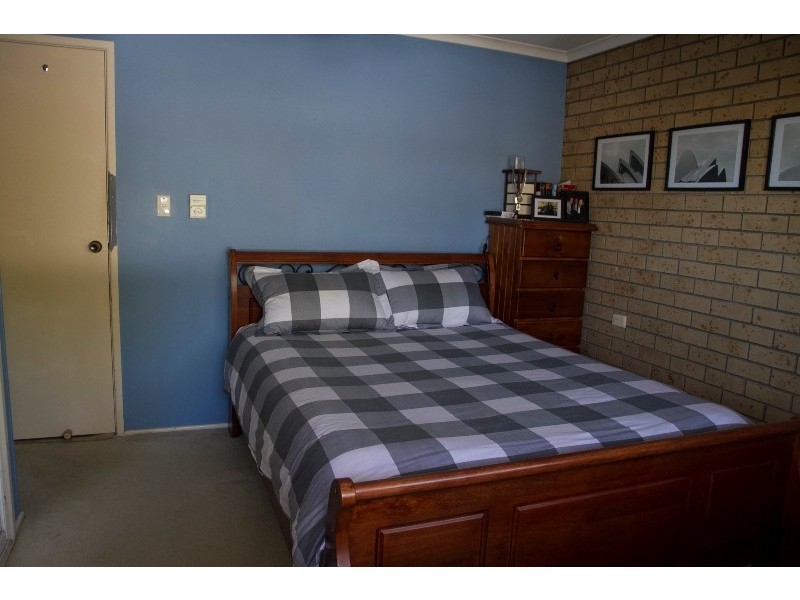 6 VANSITTART ROAD, Regents Park QLD 4118