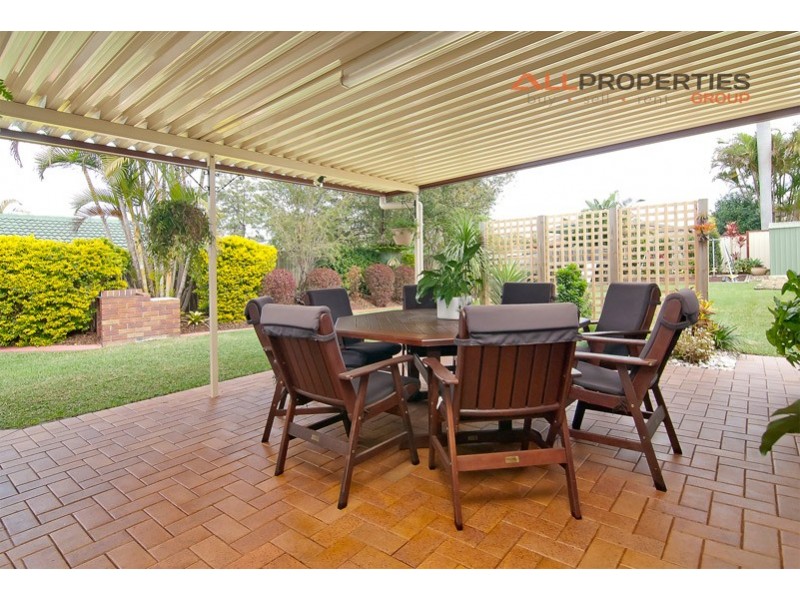 6 GREENVALE COURT, Regents Park QLD 4118