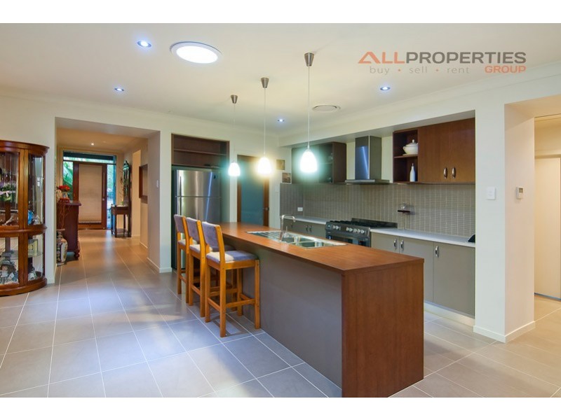 101 Parkwood Drive, Heathwood QLD 4110