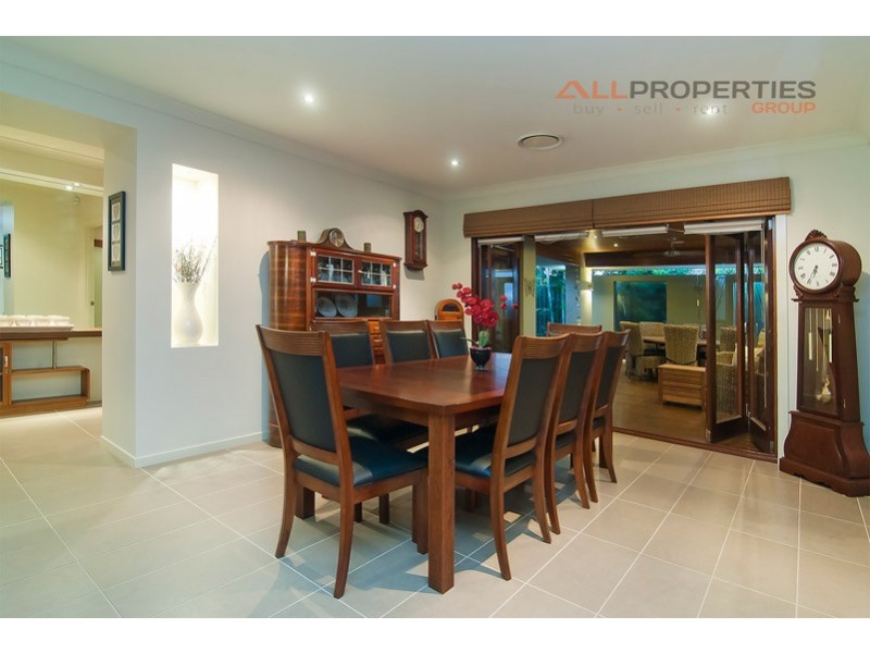 101 Parkwood Drive, Heathwood QLD 4110