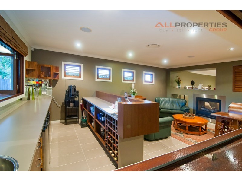 101 Parkwood Drive, Heathwood QLD 4110