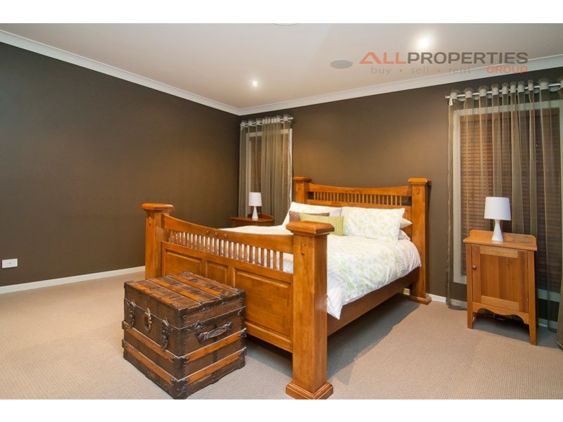 101 Parkwood Drive, Heathwood QLD 4110