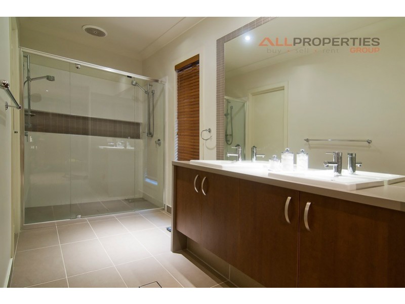 101 Parkwood Drive, Heathwood QLD 4110