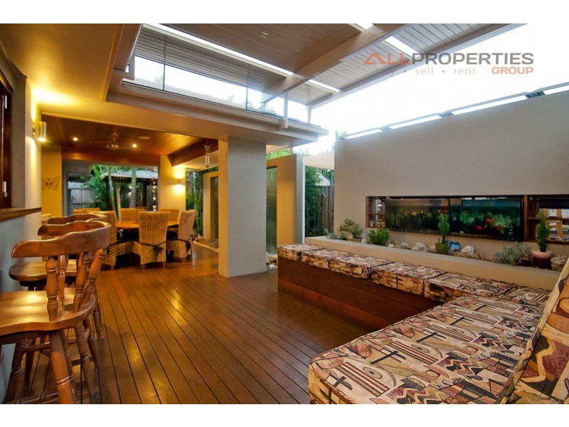 101 Parkwood Drive, Heathwood QLD 4110