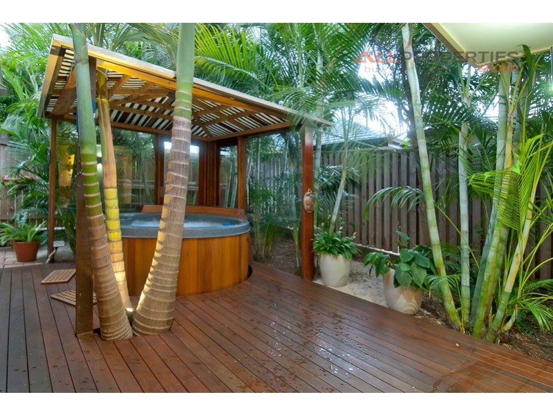 101 Parkwood Drive, Heathwood QLD 4110