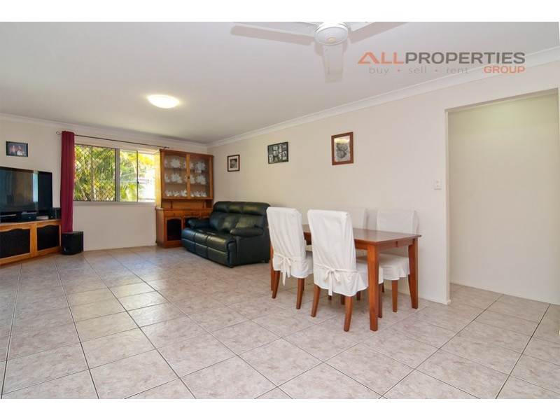 76 SOLANDRA CIRCUIT, Regents Park QLD 4118