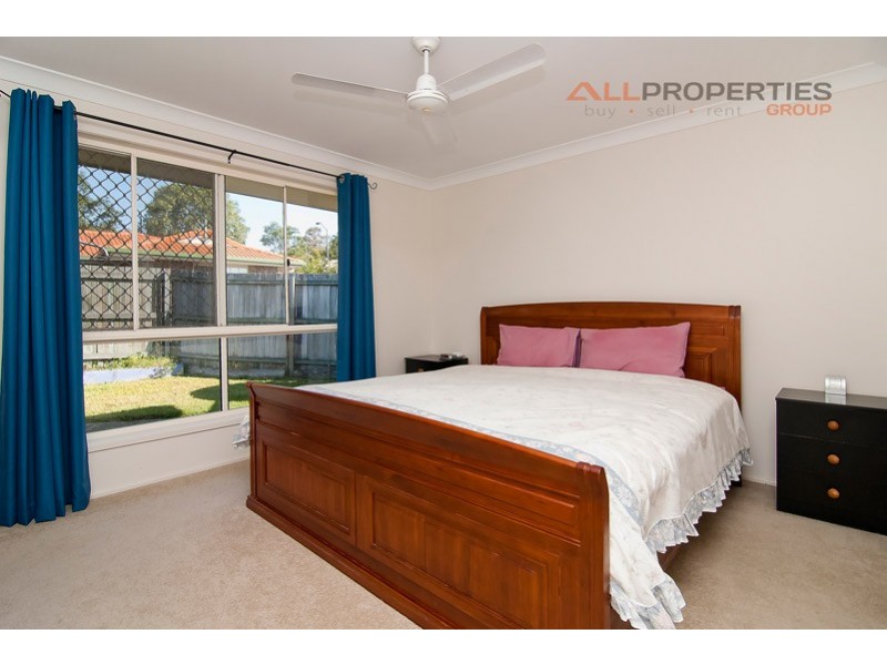 76 SOLANDRA CIRCUIT, Regents Park QLD 4118