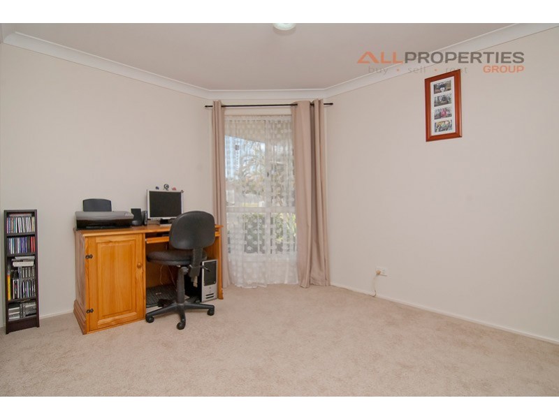 76 SOLANDRA CIRCUIT, Regents Park QLD 4118