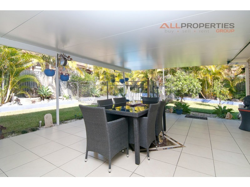 76 SOLANDRA CIRCUIT, Regents Park QLD 4118