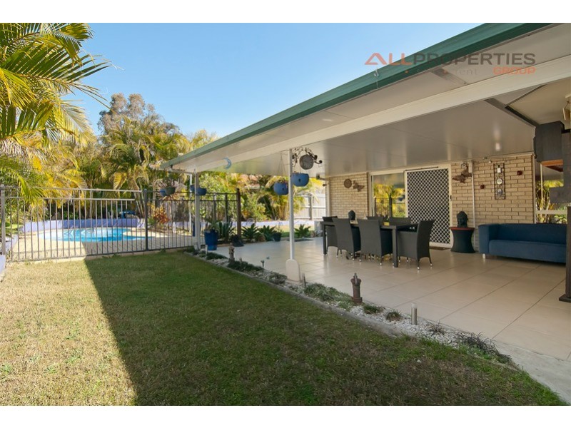 76 SOLANDRA CIRCUIT, Regents Park QLD 4118