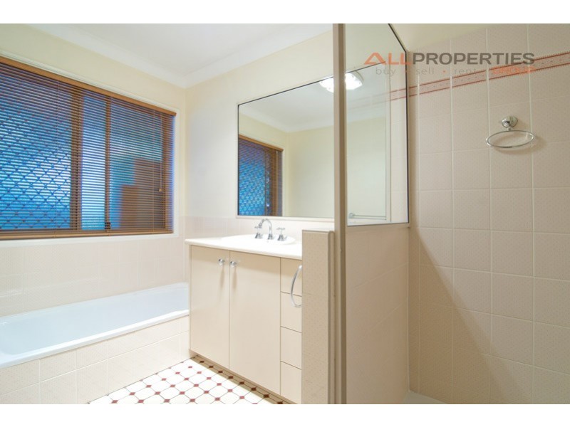 32-34 Conway Court, Munruben QLD 4125