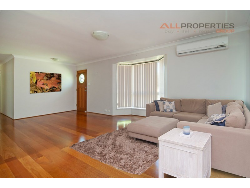 27 Lollard Street, Hillcrest QLD 4118