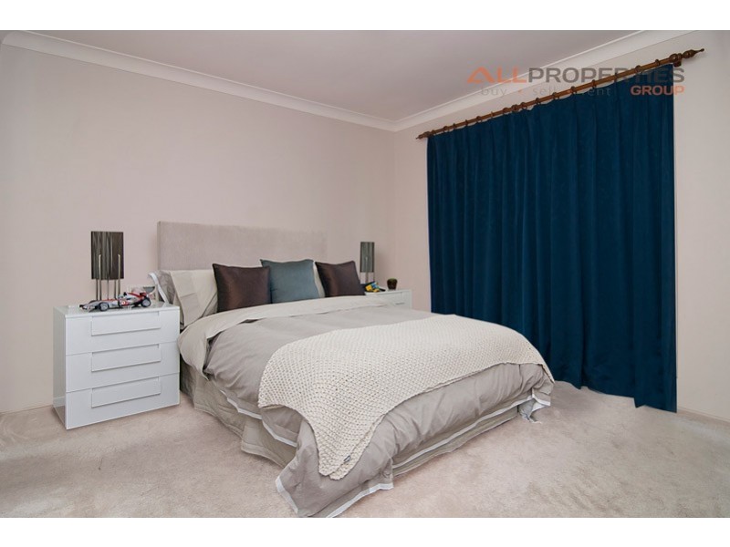 27 Lollard Street, Hillcrest QLD 4118