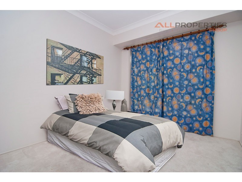 27 Lollard Street, Hillcrest QLD 4118