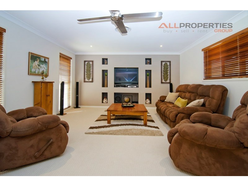 19 Paperbark Crescent, Heathwood QLD 4110