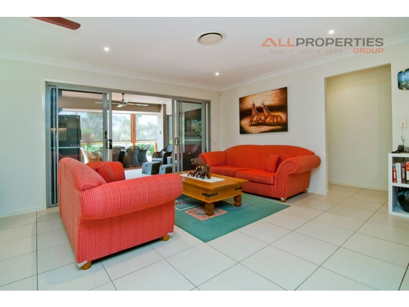 19 Paperbark Crescent, Heathwood QLD 4110