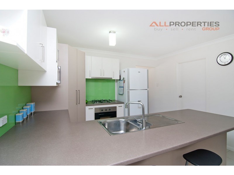 10 Noble Court, Regents Park QLD 4118