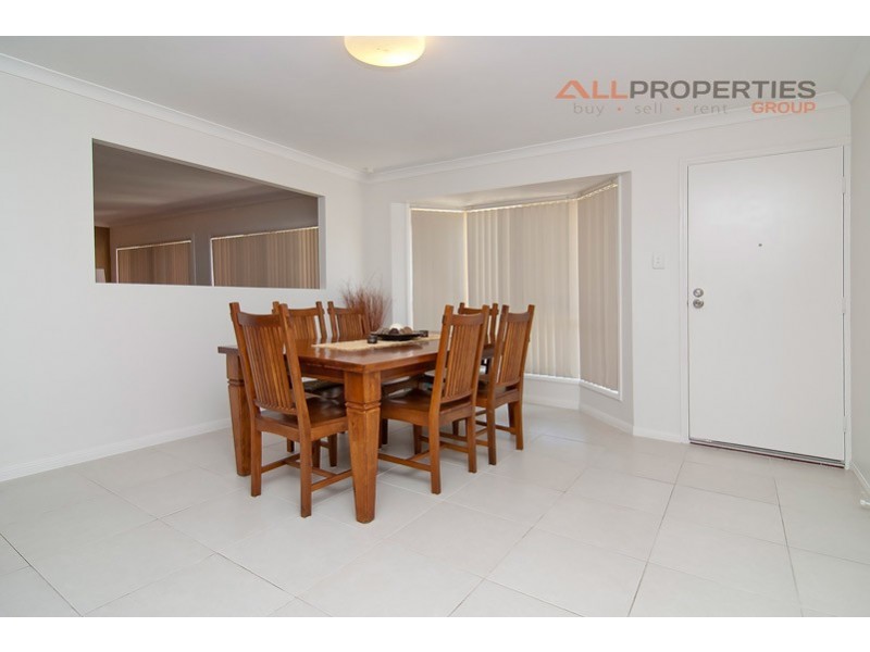 10 Noble Court, Regents Park QLD 4118