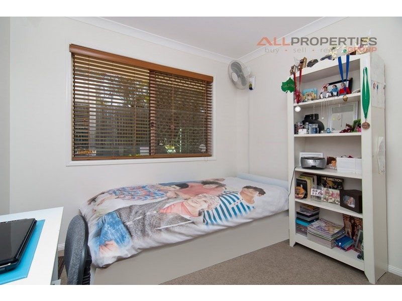 10 Noble Court, Regents Park QLD 4118