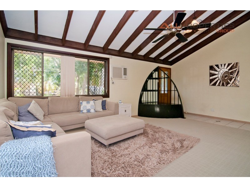 155 Springwood Rd, Springwood QLD 4127