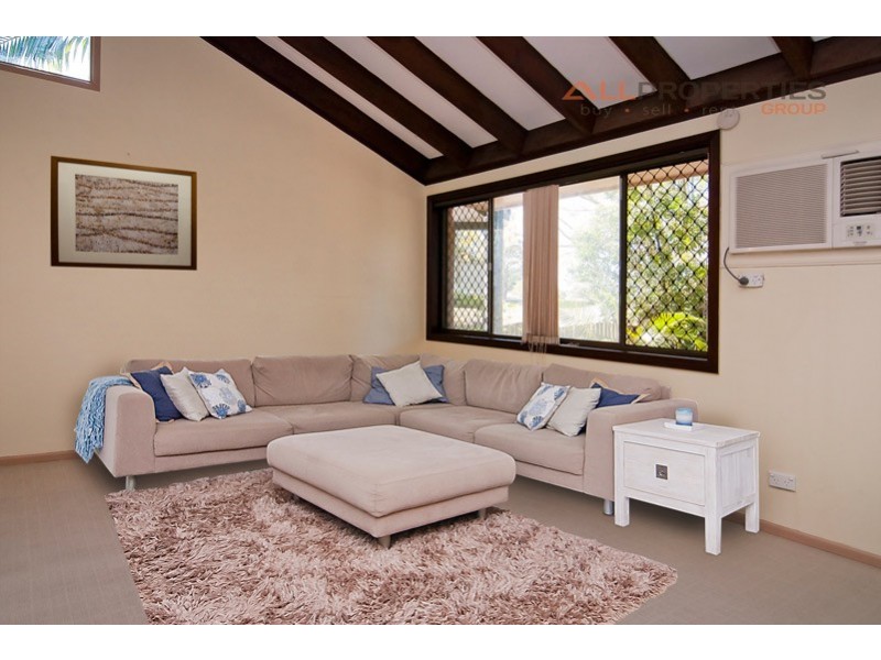 155 Springwood Rd, Springwood QLD 4127