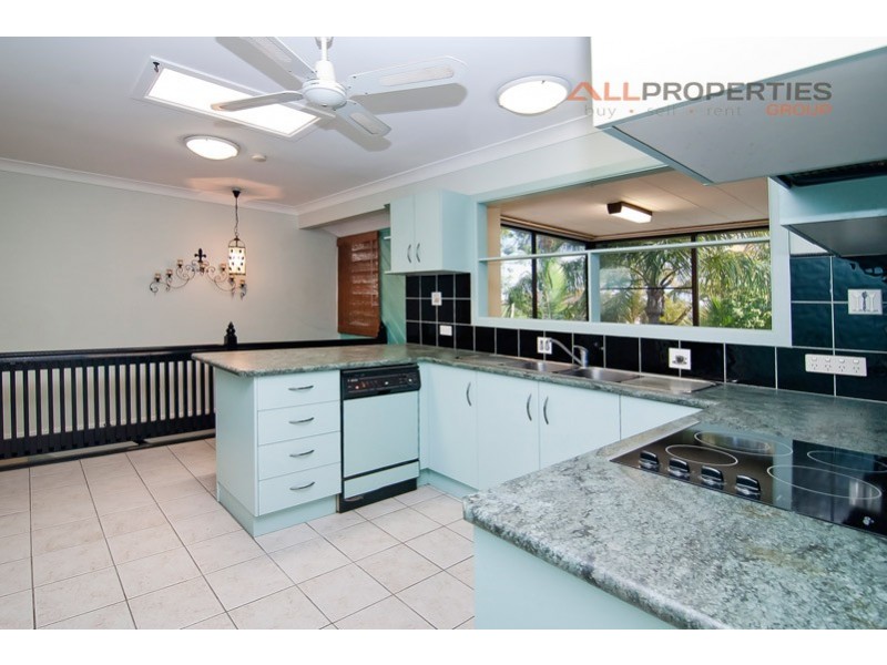 155 Springwood Rd, Springwood QLD 4127