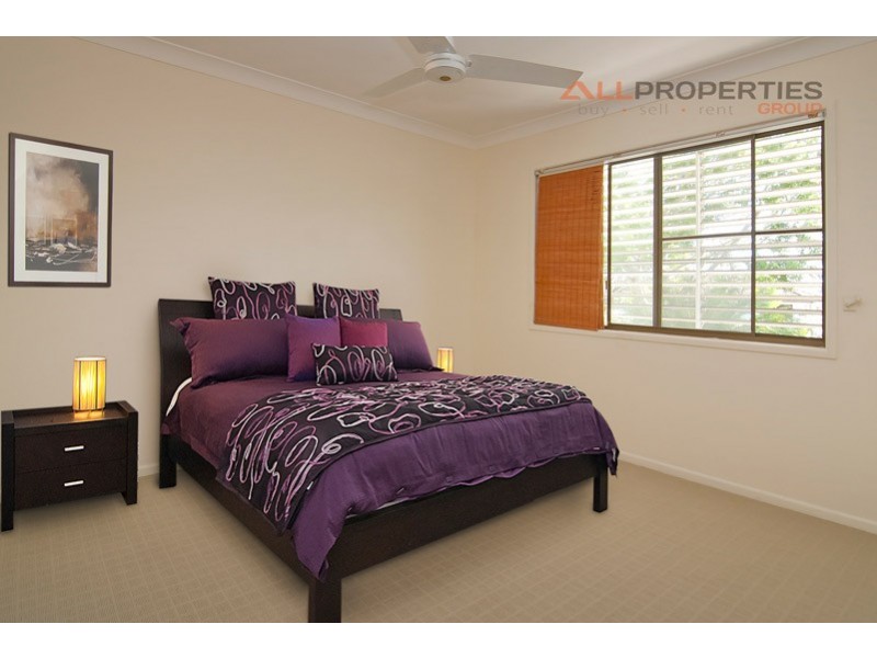 155 Springwood Rd, Springwood QLD 4127
