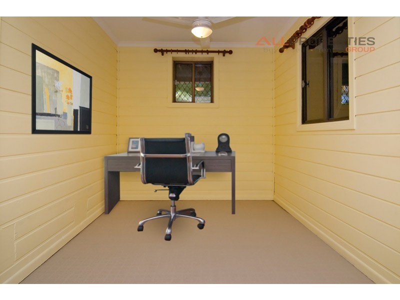 155 Springwood Rd, Springwood QLD 4127