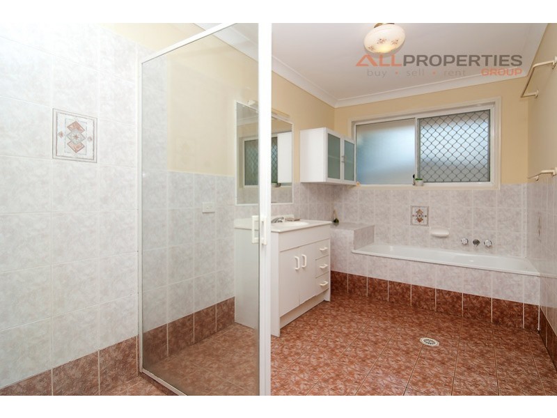 29 STRINGYBARK STREET, Regents Park QLD 4118