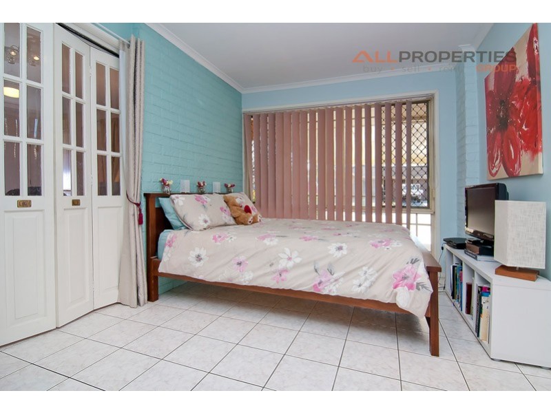 52 BOTTLEBRUSH DRIVE, Regents Park QLD 4118