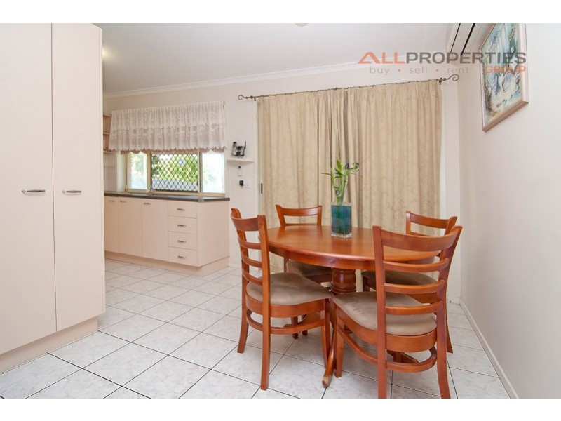 52 BOTTLEBRUSH DRIVE, Regents Park QLD 4118