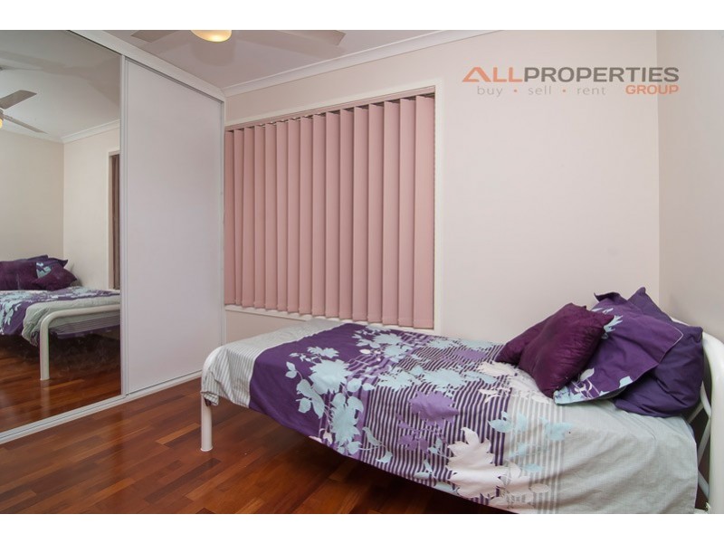 52 BOTTLEBRUSH DRIVE, Regents Park QLD 4118