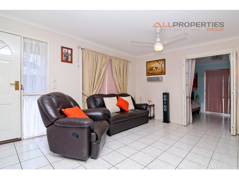 52 BOTTLEBRUSH DRIVE, Regents Park QLD 4118