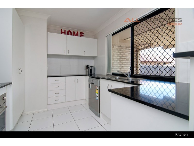 15 Charlton Place, Regents Park QLD 4118