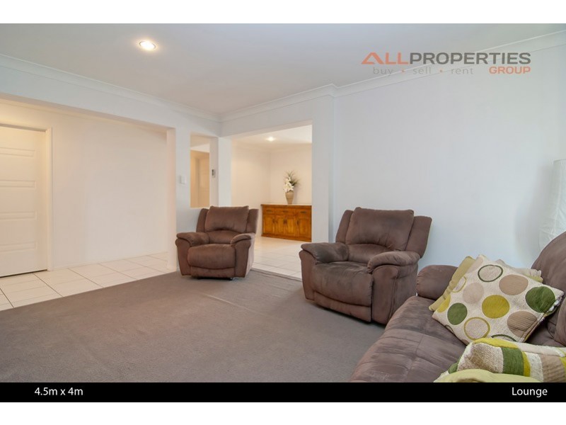 15 Charlton Place, Regents Park QLD 4118