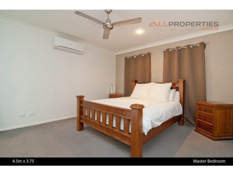 15 Charlton Place, Regents Park QLD 4118