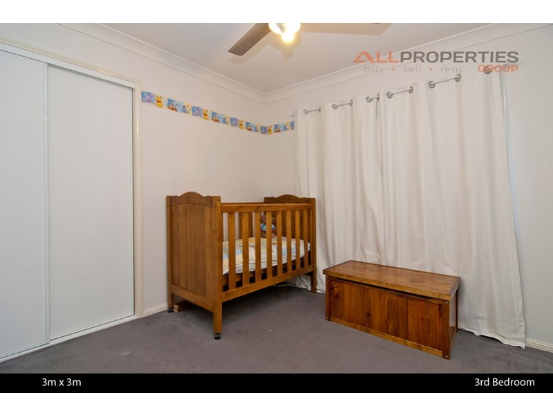 15 Charlton Place, Regents Park QLD 4118