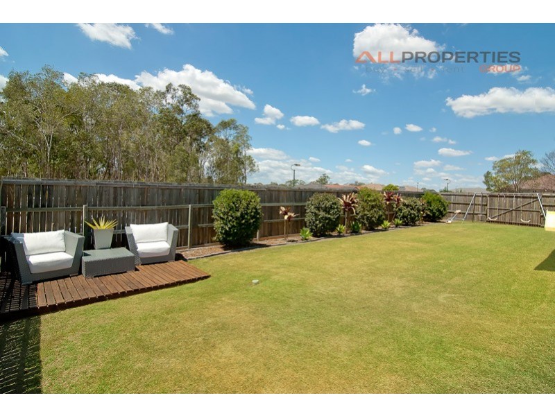 15 Charlton Place, Regents Park QLD 4118