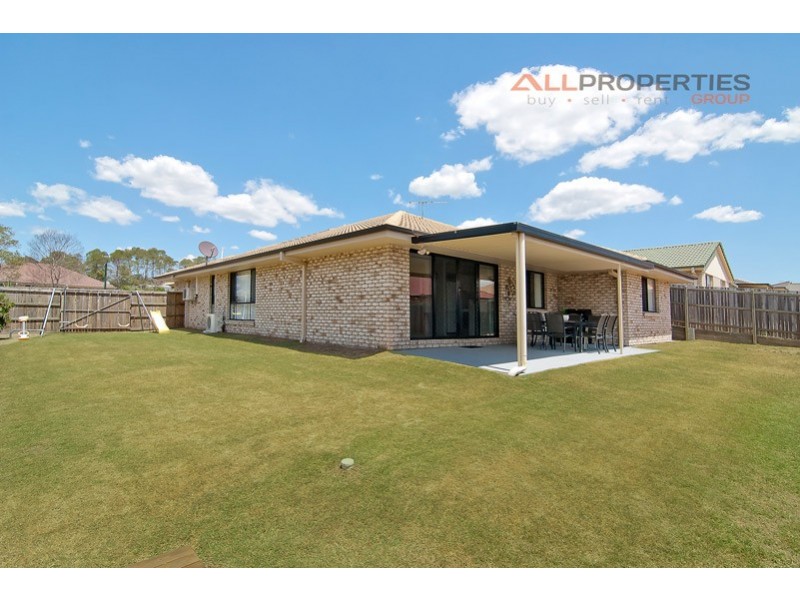 15 Charlton Place, Regents Park QLD 4118