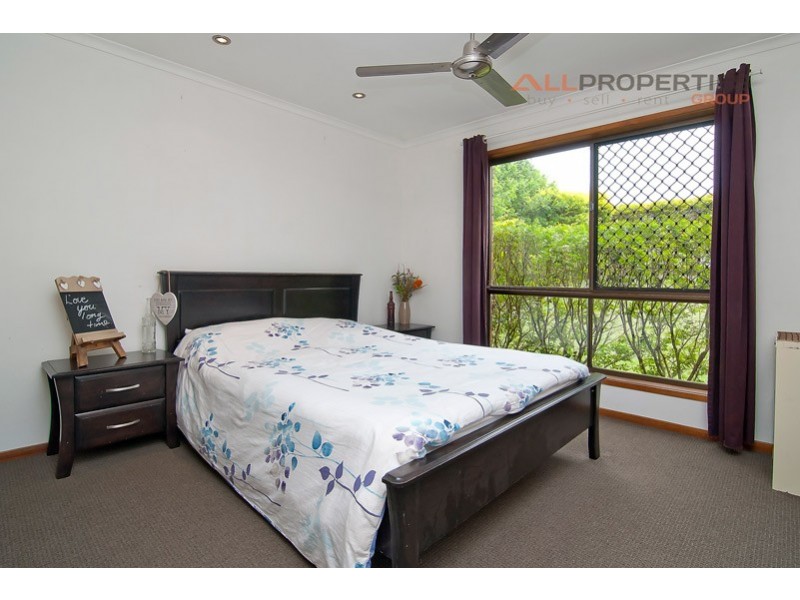 9 Bonhill Court, Hillcrest QLD 4118