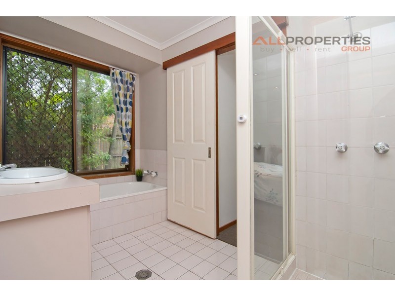 9 Bonhill Court, Hillcrest QLD 4118