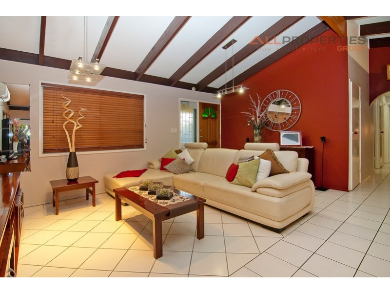 24 HYDRABAD STREET, Regents Park QLD 4118