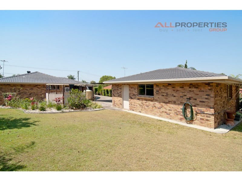 27 CRESTHILL AVENUE, Regents Park QLD 4118