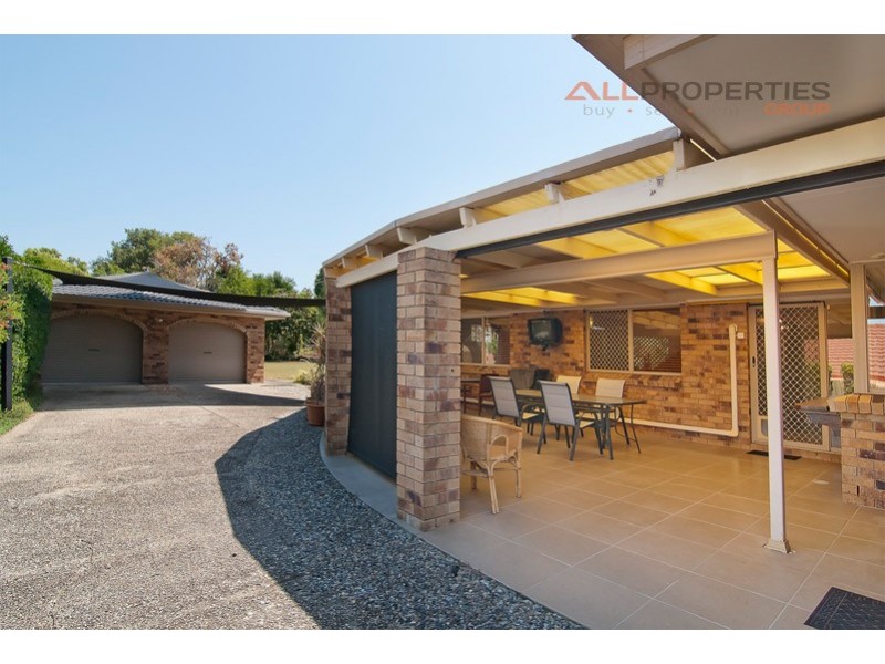 27 CRESTHILL AVENUE, Regents Park QLD 4118